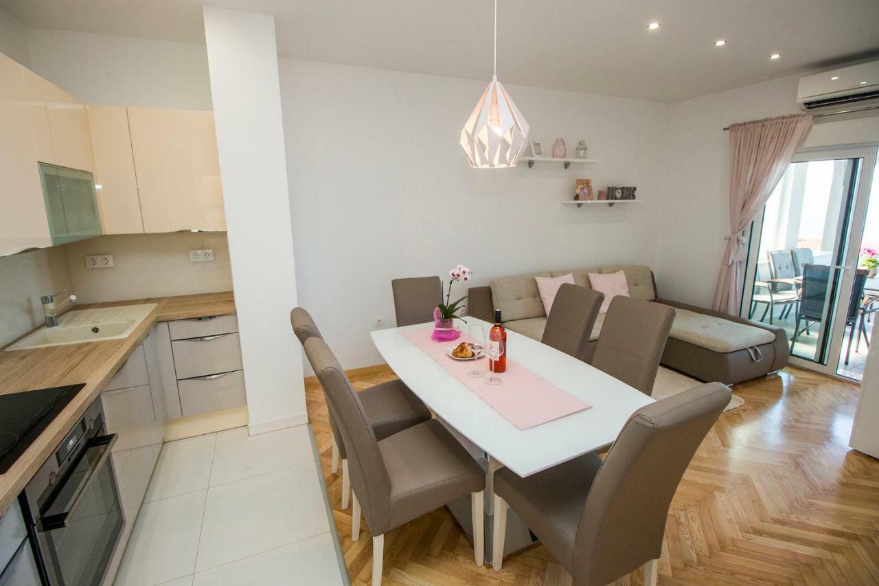 Apartman Nina Omiš Екстериор снимка