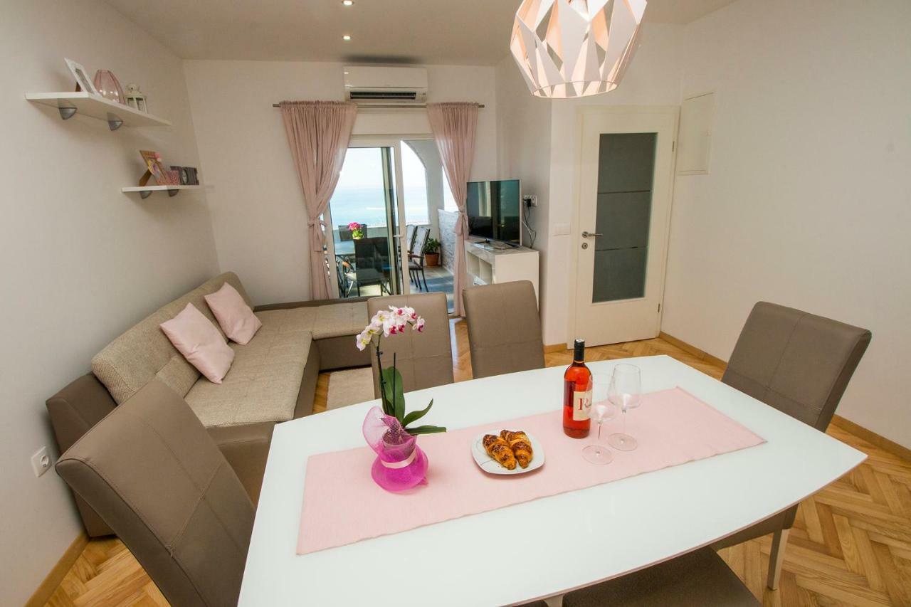 Apartman Nina Omiš Екстериор снимка